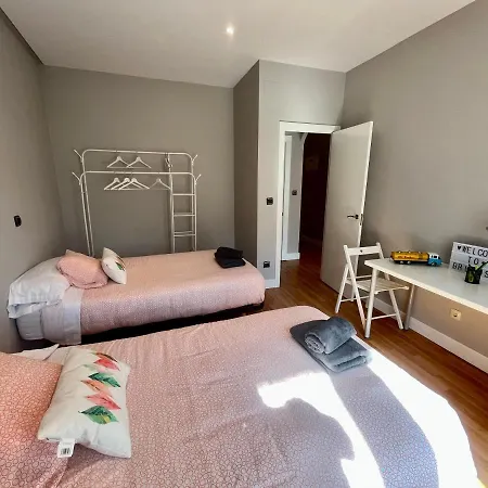 Atuaire Plaza De Libertad Junto A El Cid Campeador