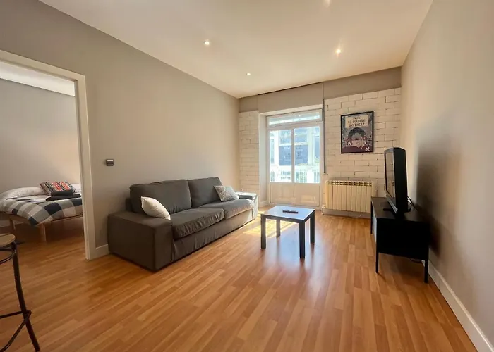 Atuaire Plaza De Libertad Junto A El Cid Campeador * Burgo