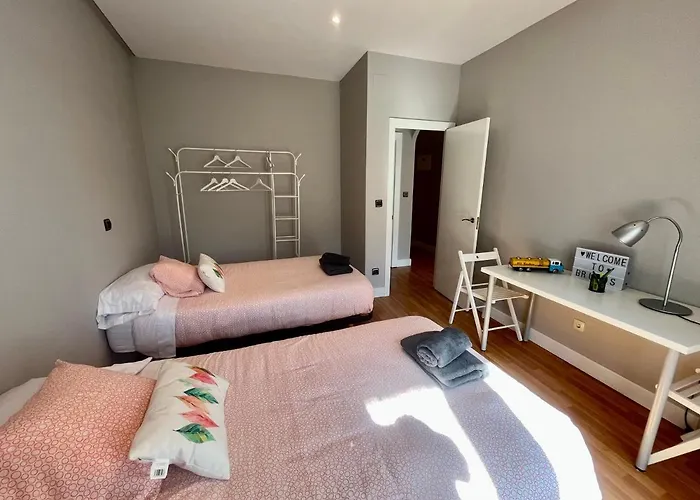 Atuaire Plaza De Libertad Junto A El Cid Campeador